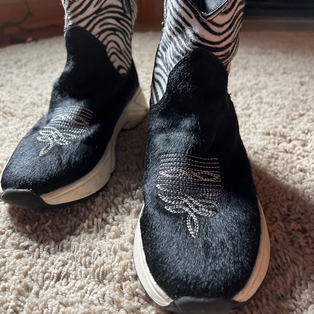 dingo Black and White Zebra Ankle Boots, PONY HAIR